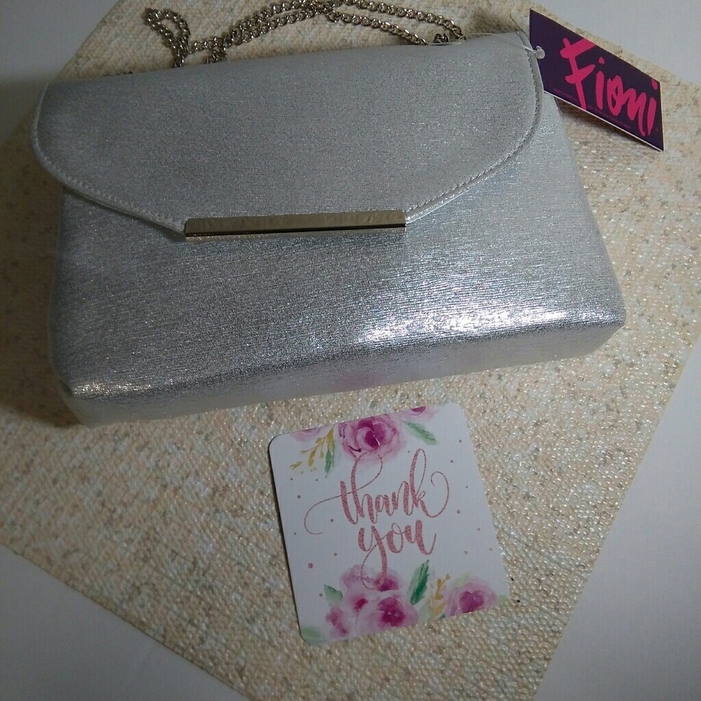Silver clutch 👜🛍👜 - Picture 6 of 8